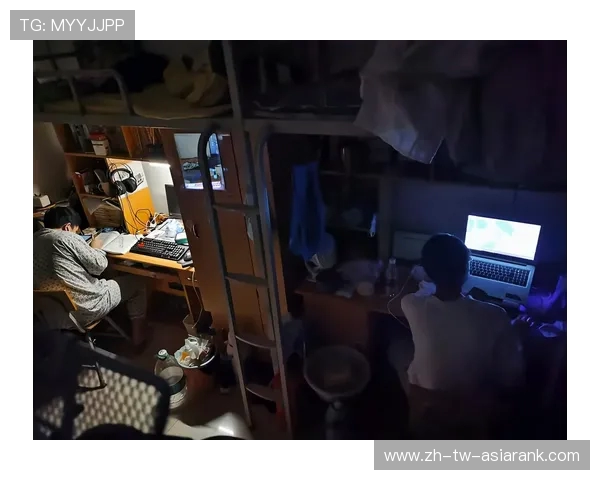 大学生宿舍熬夜打游戏的真实生活全记录 亲身体验游戏带来的激情与困扰